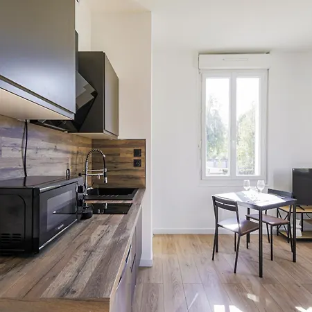 Le Croizat. Parking. Clim. Buanderie Apartamento *