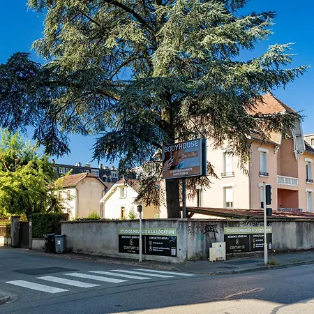アパート Le Croizat. Parking. Clim. Buanderie Saint-Martin-dʼHères